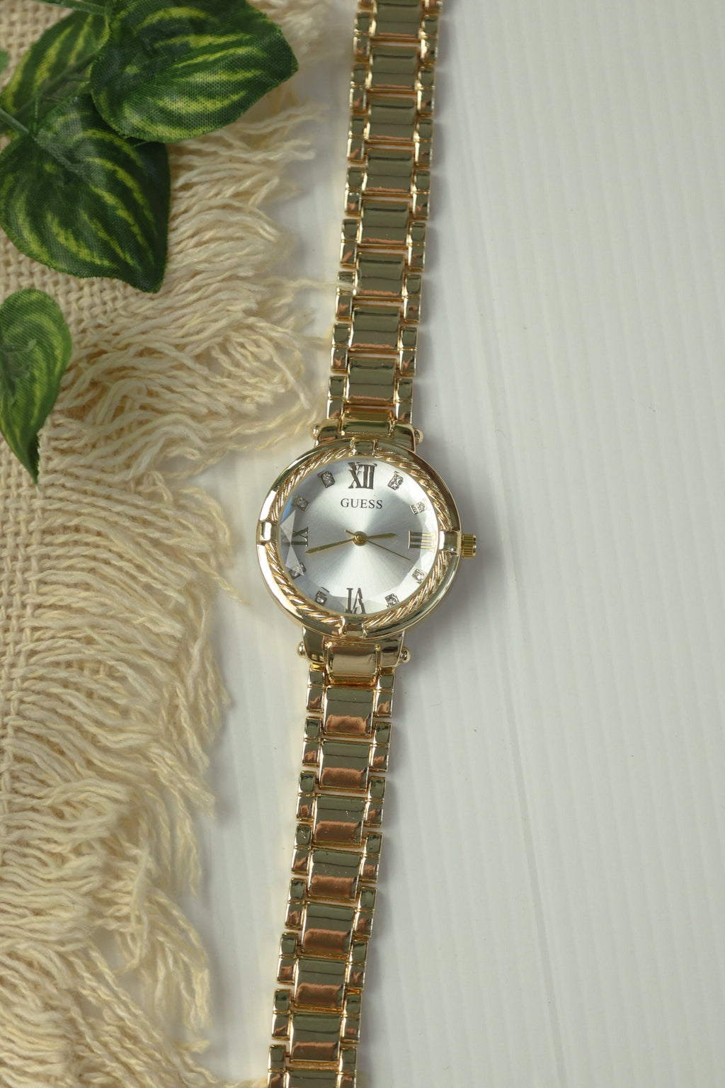 Guess Roman Gold