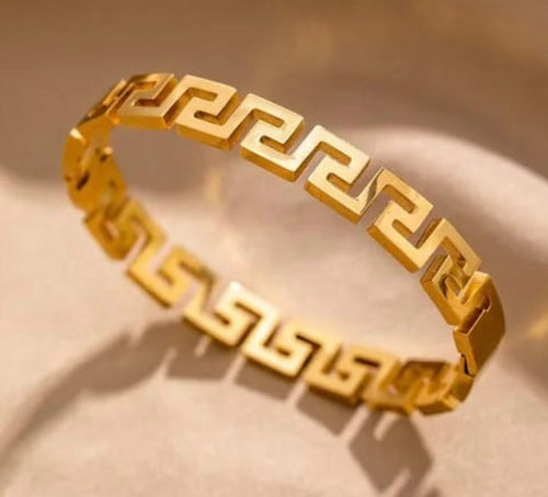 Bossy Bangle