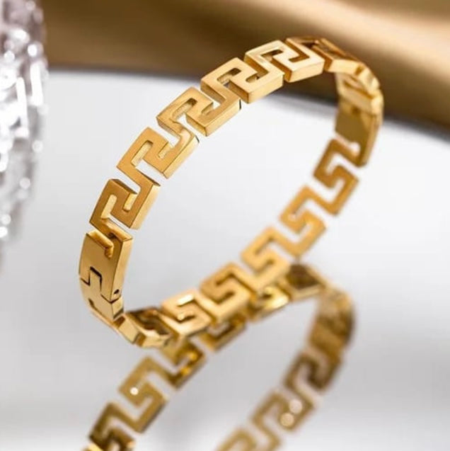 Bossy Bangle
