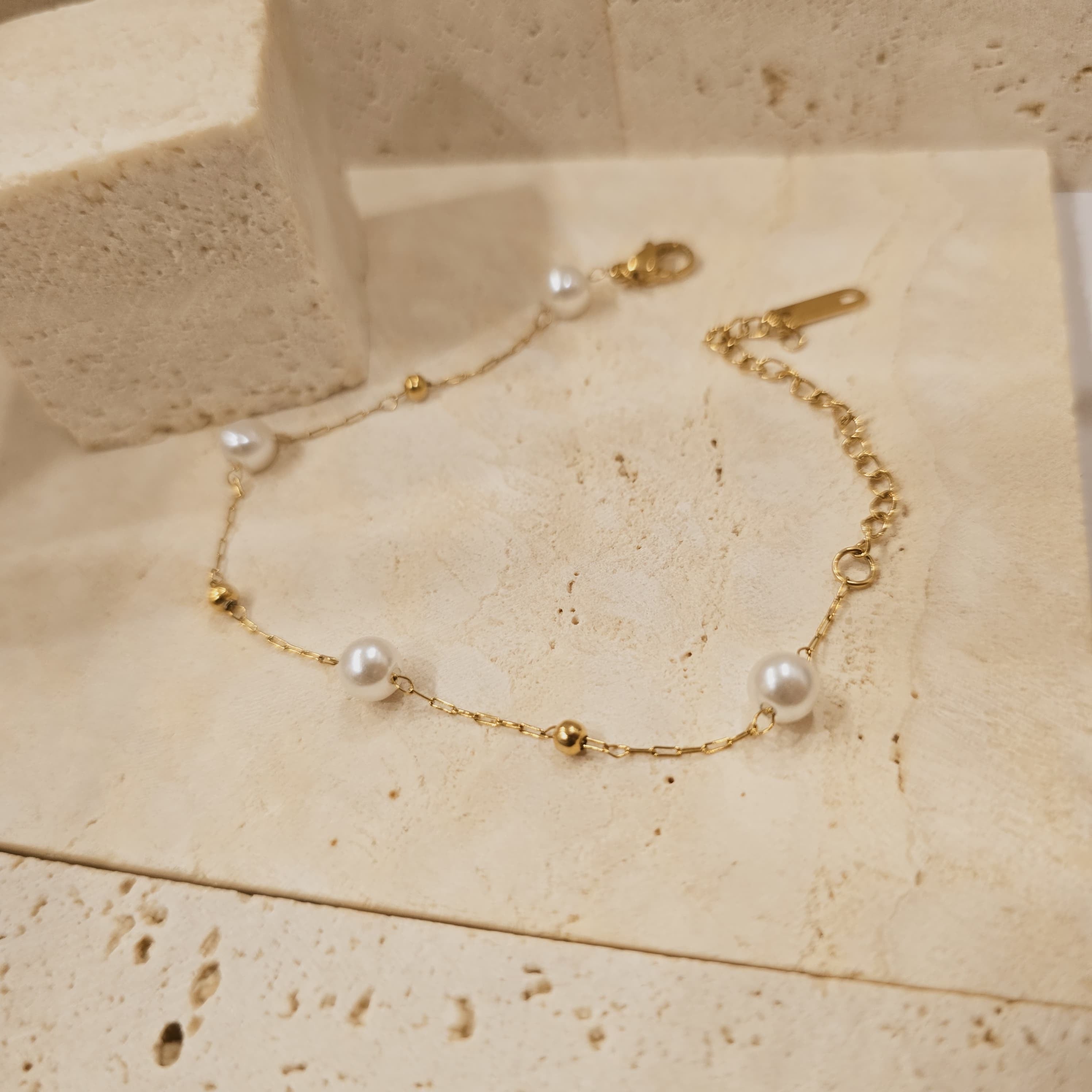 Pearl Minimalistic Bracelet
