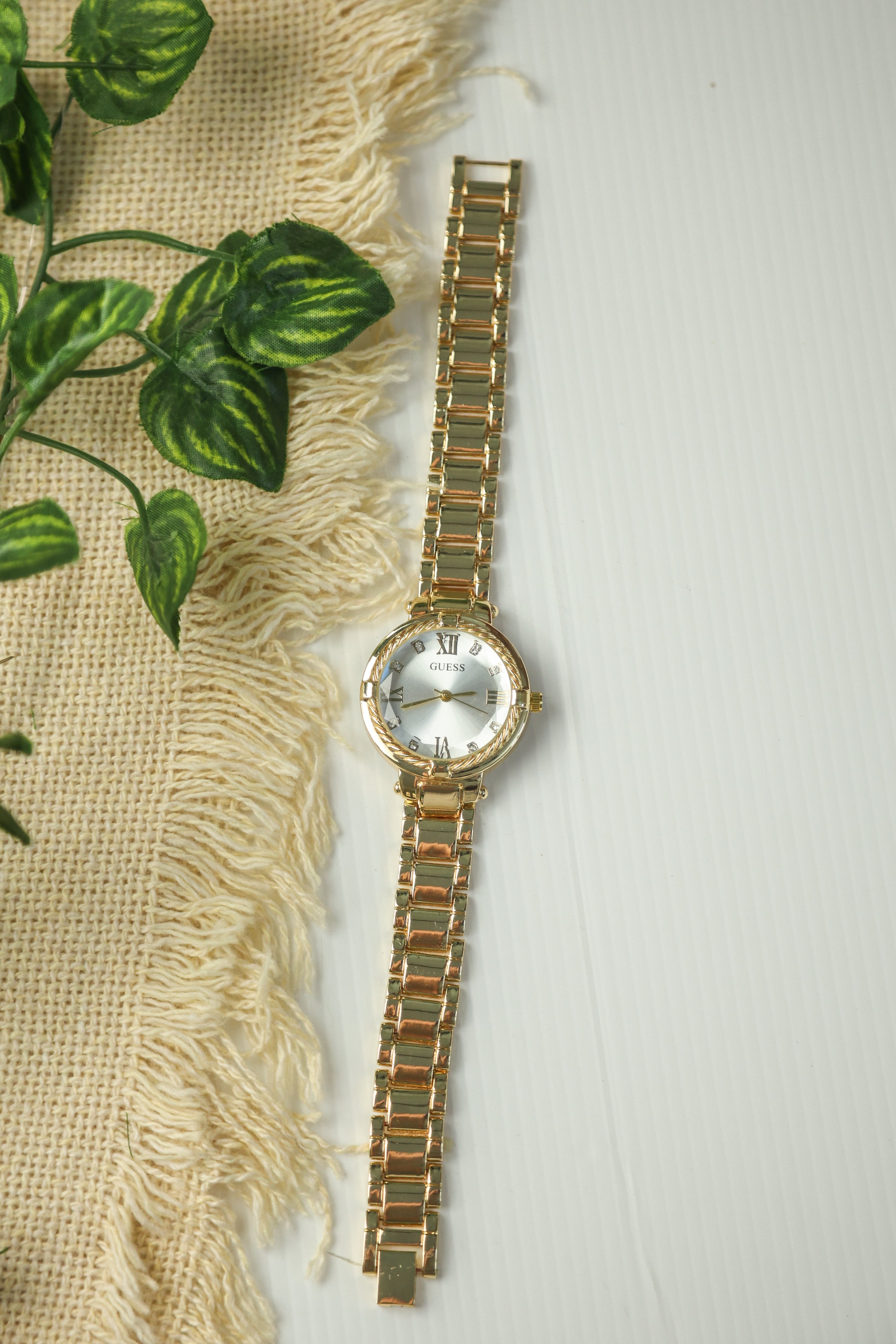 Guess Roman Gold